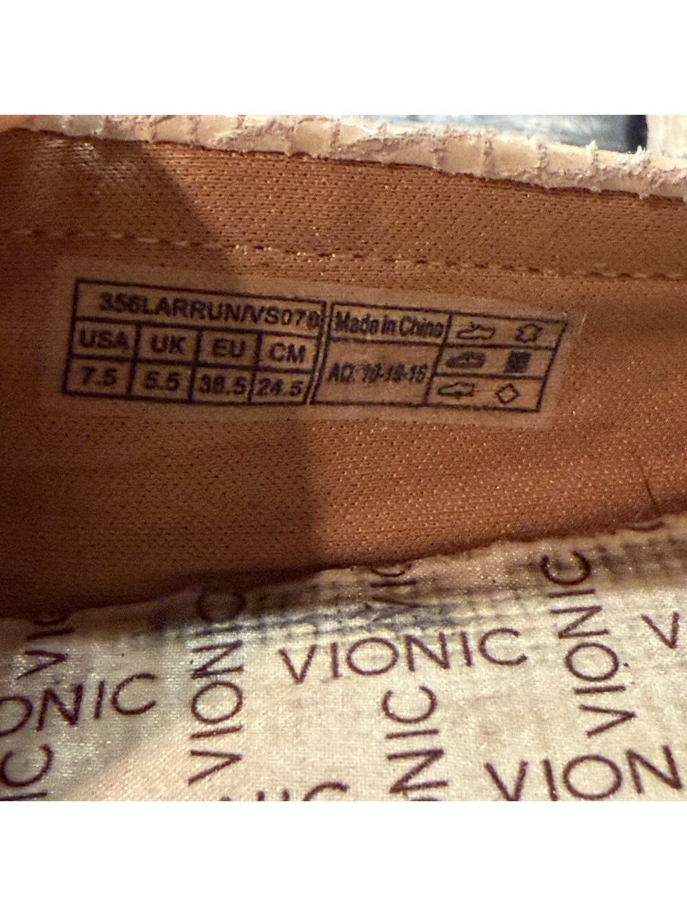 Vionic Larrun Snakeskin Loafers Ivory Slip On Women’s Sz 7.5 - Picture 2 of 9